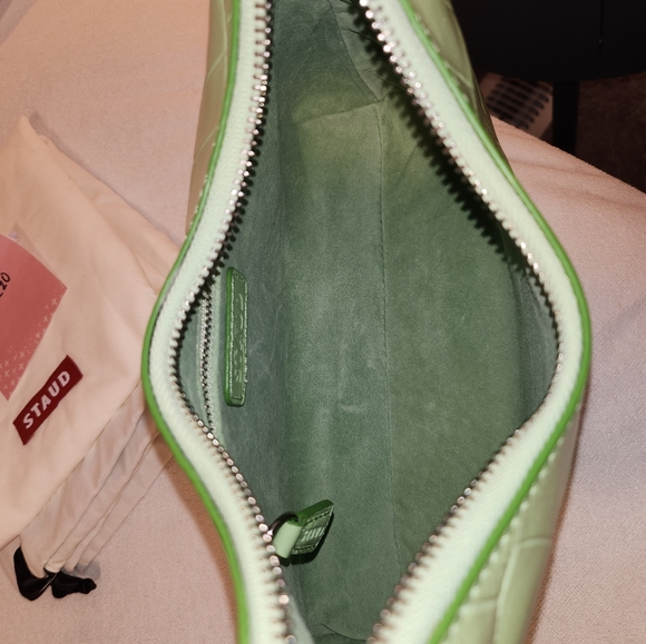 STAUD Scotty bag - Croc Embossed in Agave (light green) - Picture 8 of 10
